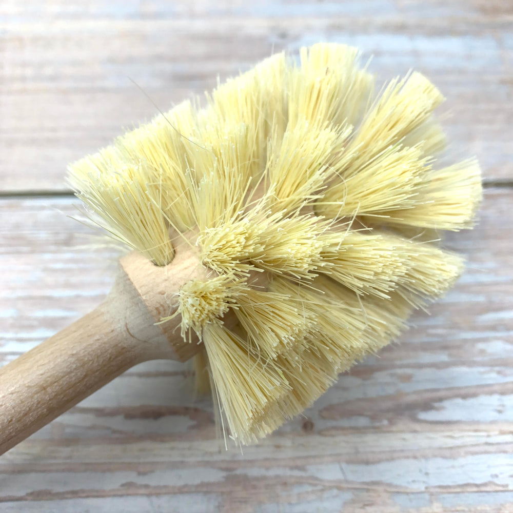 compostable toilet brush head with sisal fibres