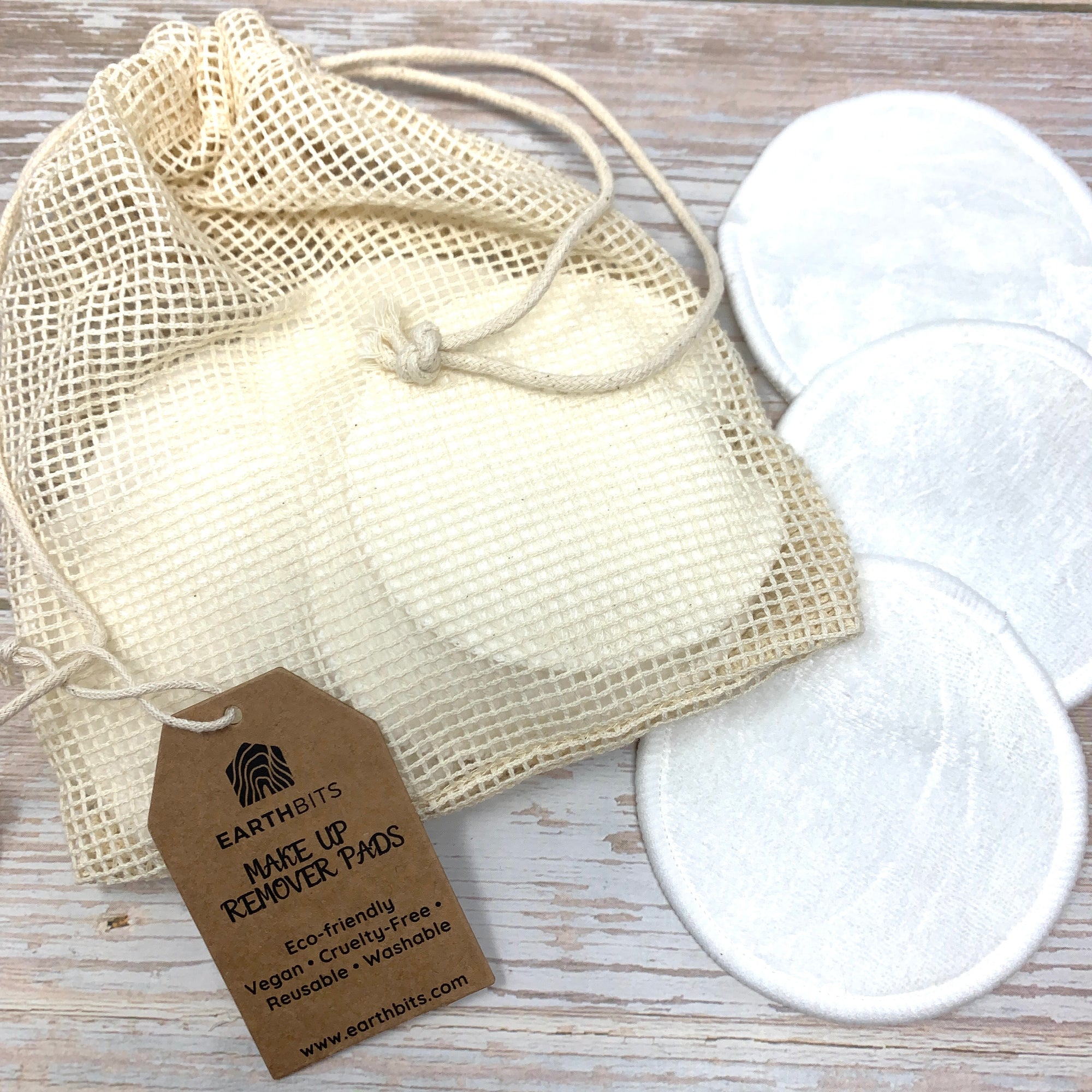cotton pads with muslin wash bag